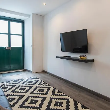 Alfama Typical Beco Da Adica Apartment *