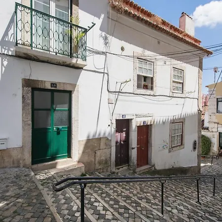Alfama Typical Beco Da Adica Lisbon